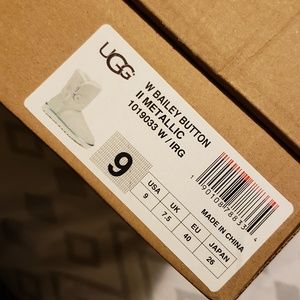 Uggs womens 9 light blue